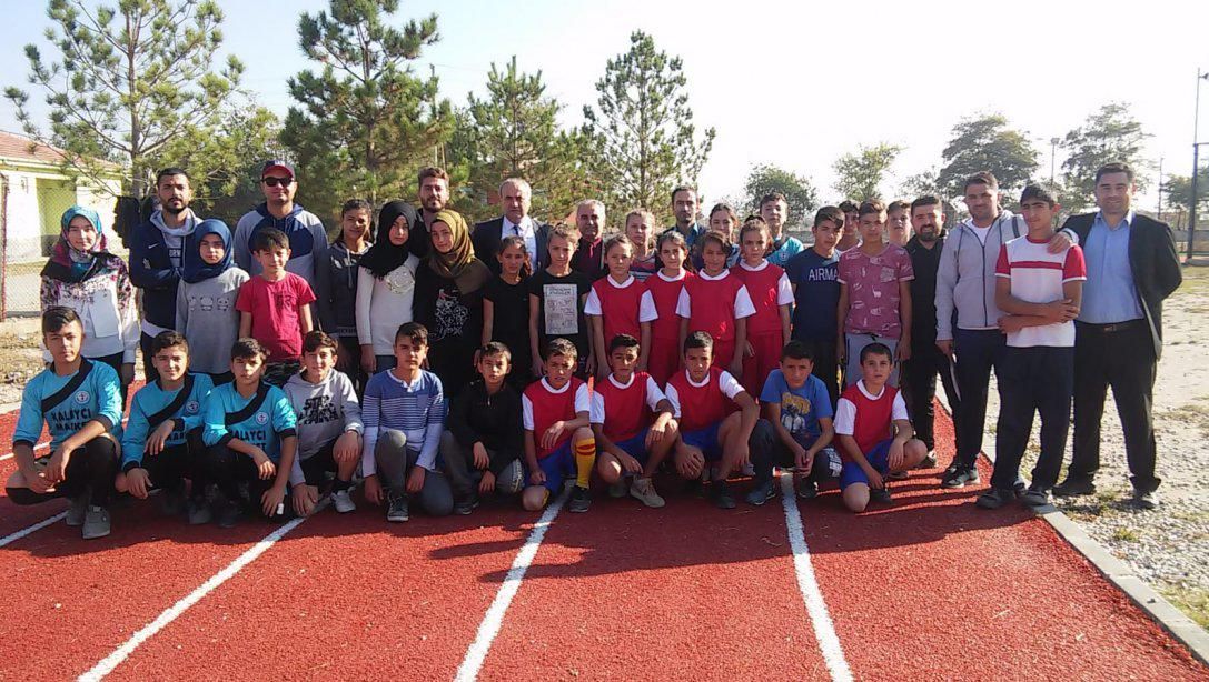 29 Ekim Ortaokullar Arası Kız ve Erkekler Atletizm Kros Koşusu